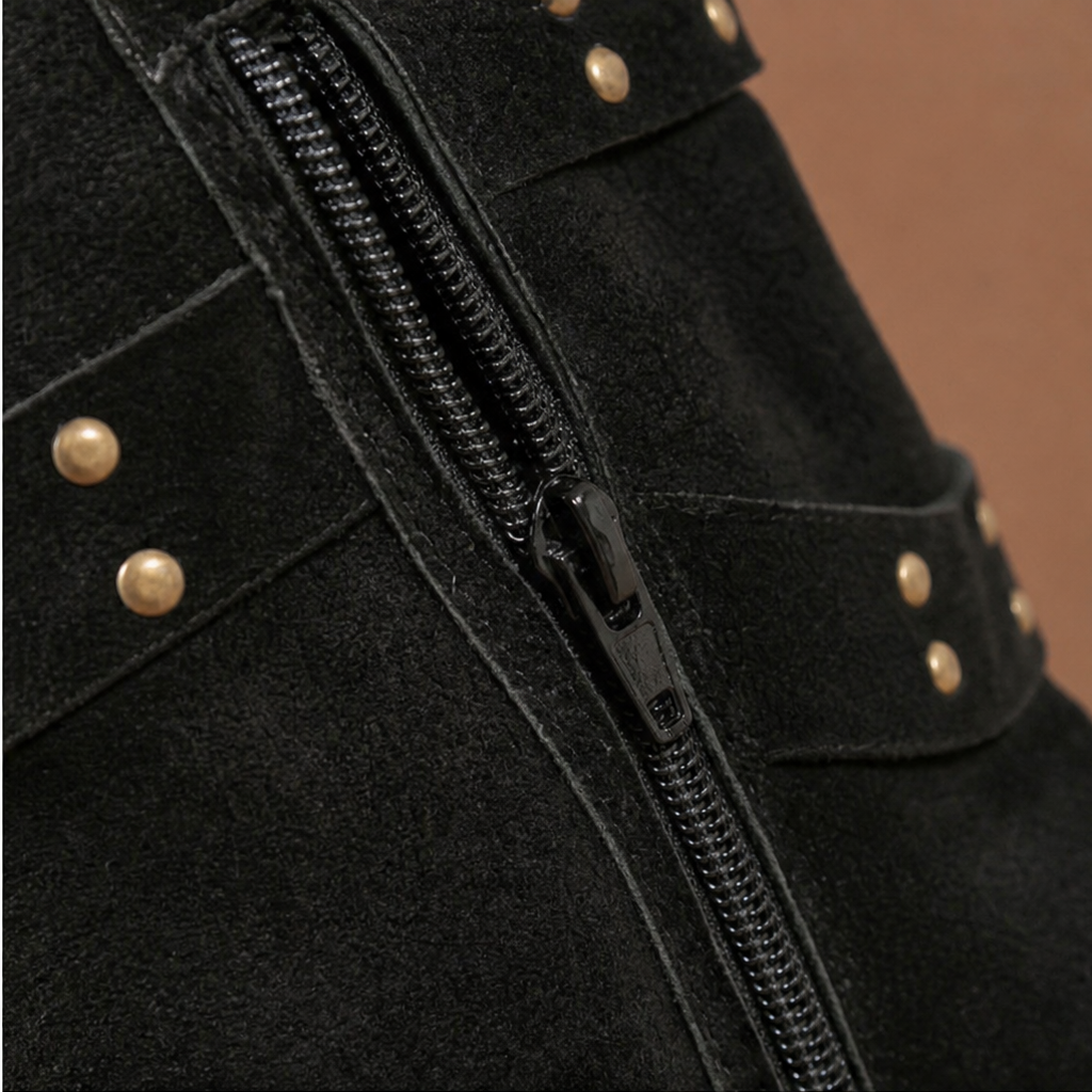 Rivella | Slouch Knee-High Boots mit Nieten