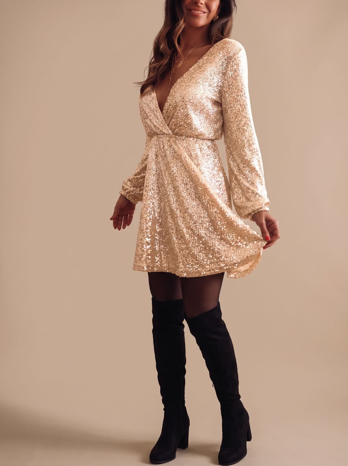 Scarlett | Glitzerndes Wickelkleid mit langen Ärmeln für Frauen