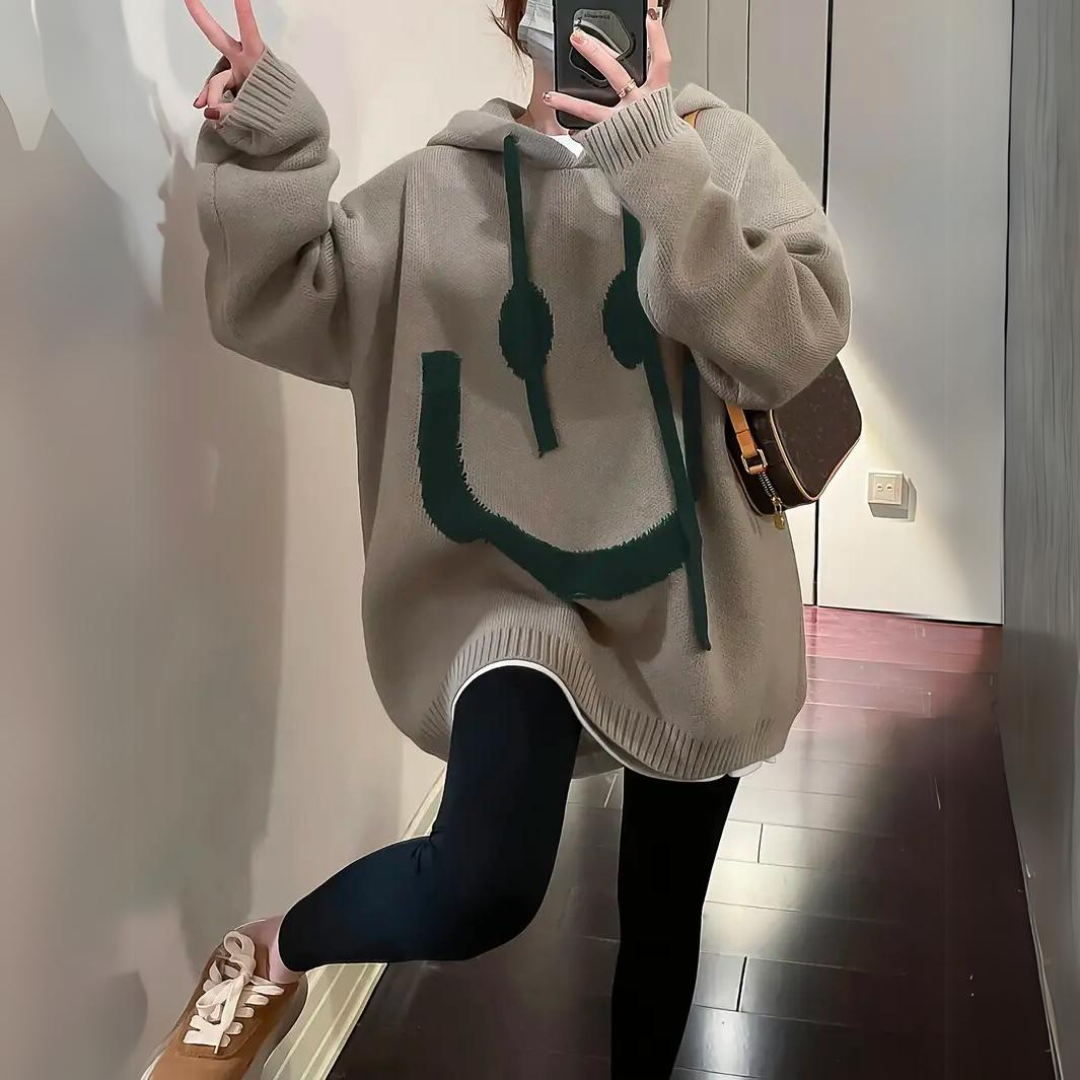 Vanessa | Oversize Kapuzenpullover mit Smiley-Gesicht