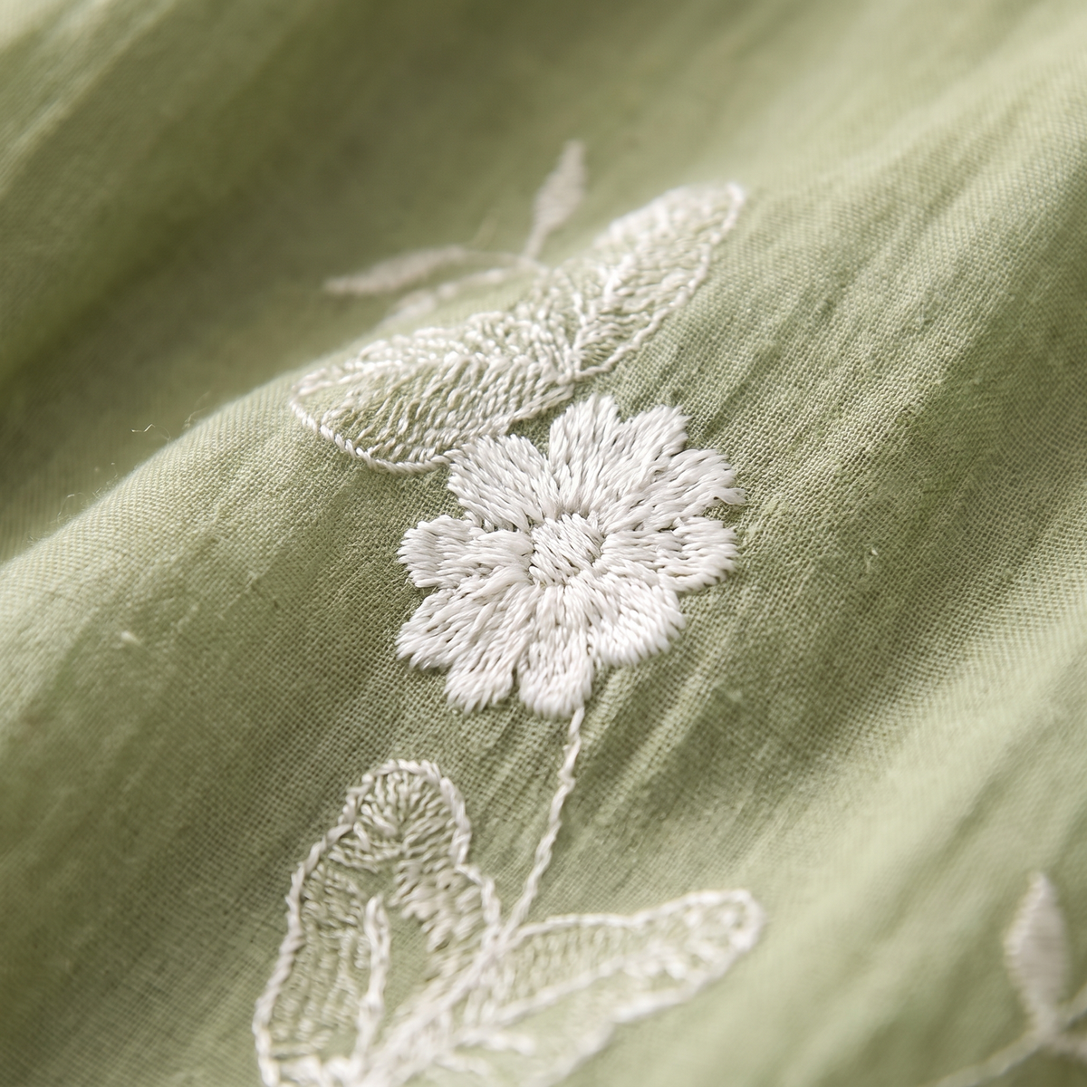 Emily | Baumwolloberteil mit gestickten Blumen