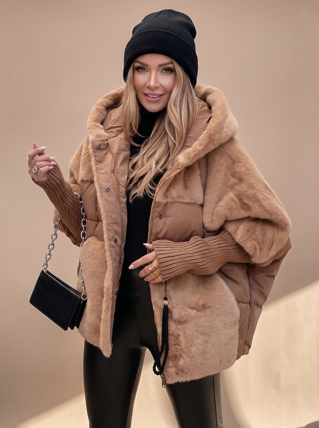 Elisabeth | Plüsch Steppmantel mit Kapuze für Damen