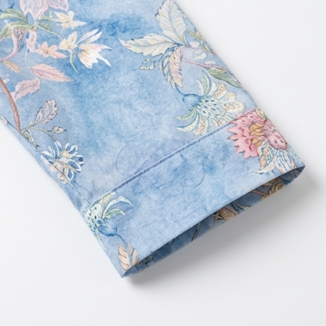 Florenza | Wasserfarbige Blumen V-Ausschnitt Bluse – Femininer Stil für alle Körpergrößen