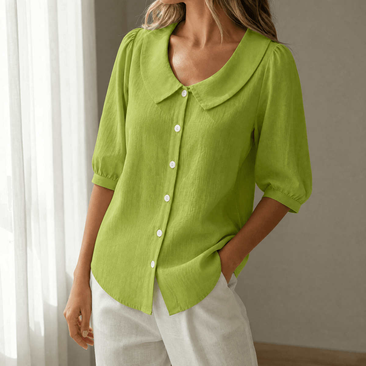 Clara | Zeitlose und feminine Retro Bluse mit Peter Pan-Kragen