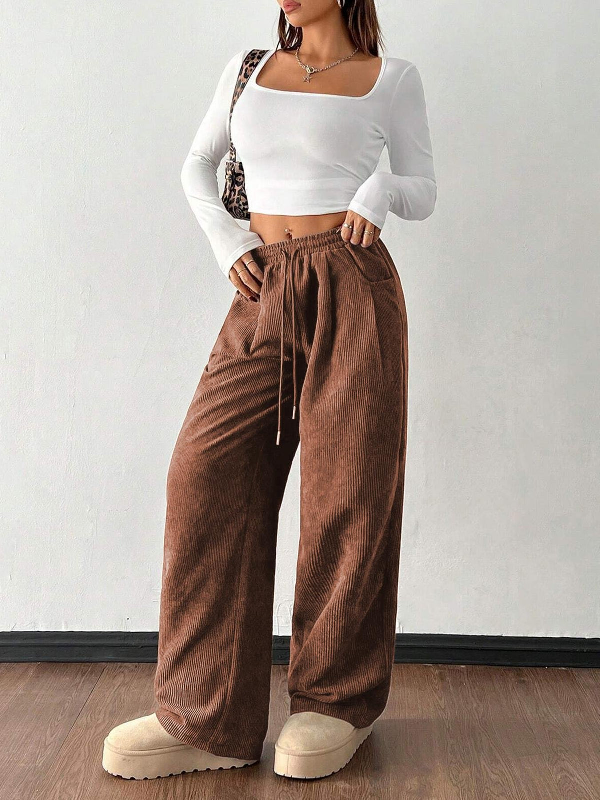 Drune | Cordhose – Weites Bein mit Kordelzug für Damen