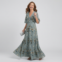 William | Femines und fließendes Maxikleid mit Halterkragen