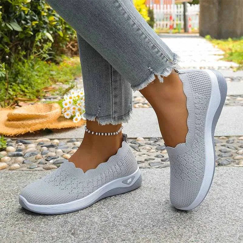 Wavella | Slip-On Walking Shoes – Lightweight and Comfortable for Women