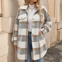 Liana | Eleganter und vielseitiger Sherpa Mantel mit Karomuster