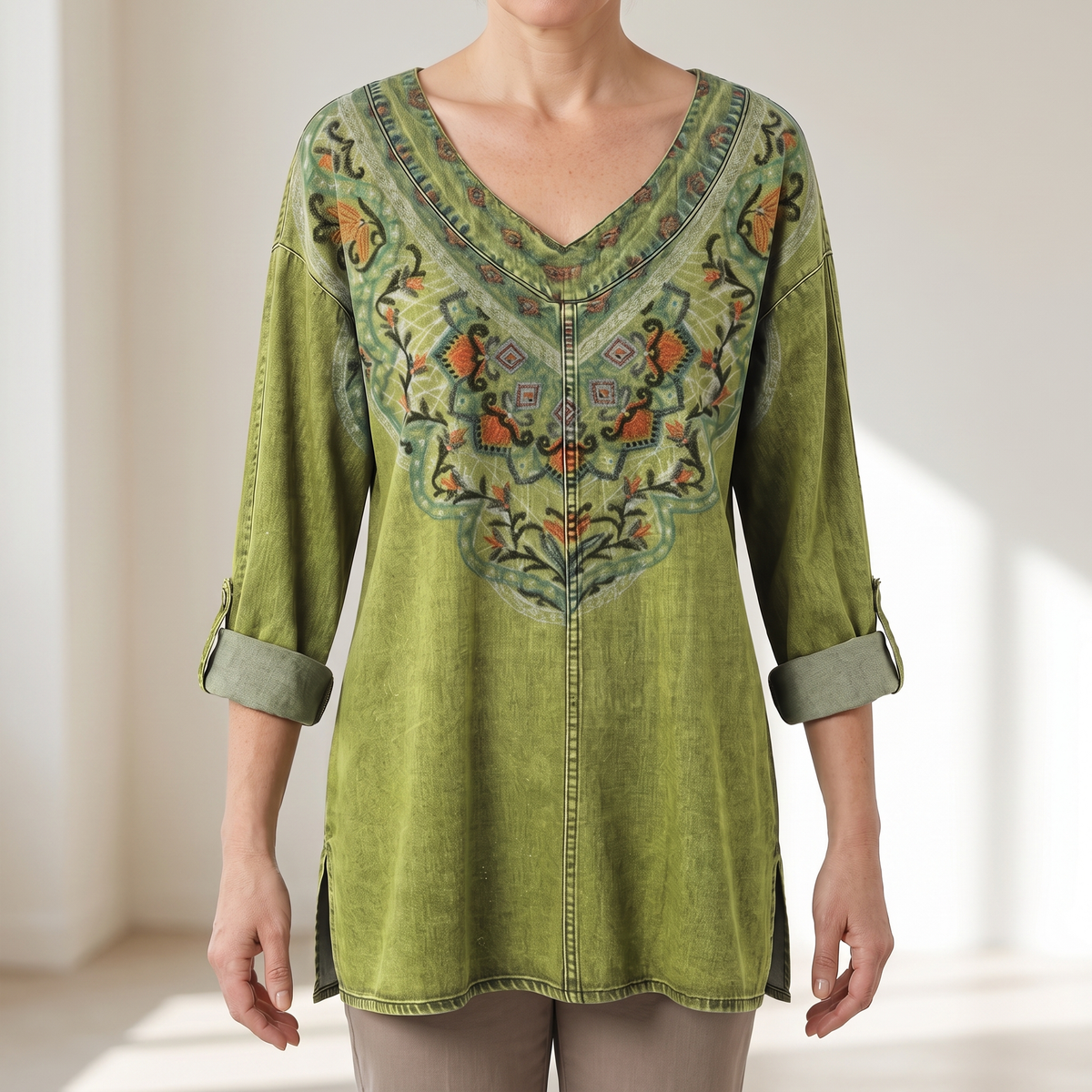 Stella | Modische und bequeme Damenbluse mit Blumenmuster